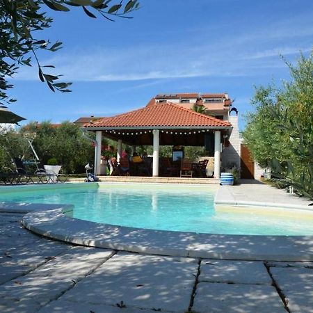 Family Friendly Apartments With A Swimming Pool Povljana, Pag - 244 المظهر الخارجي الصورة