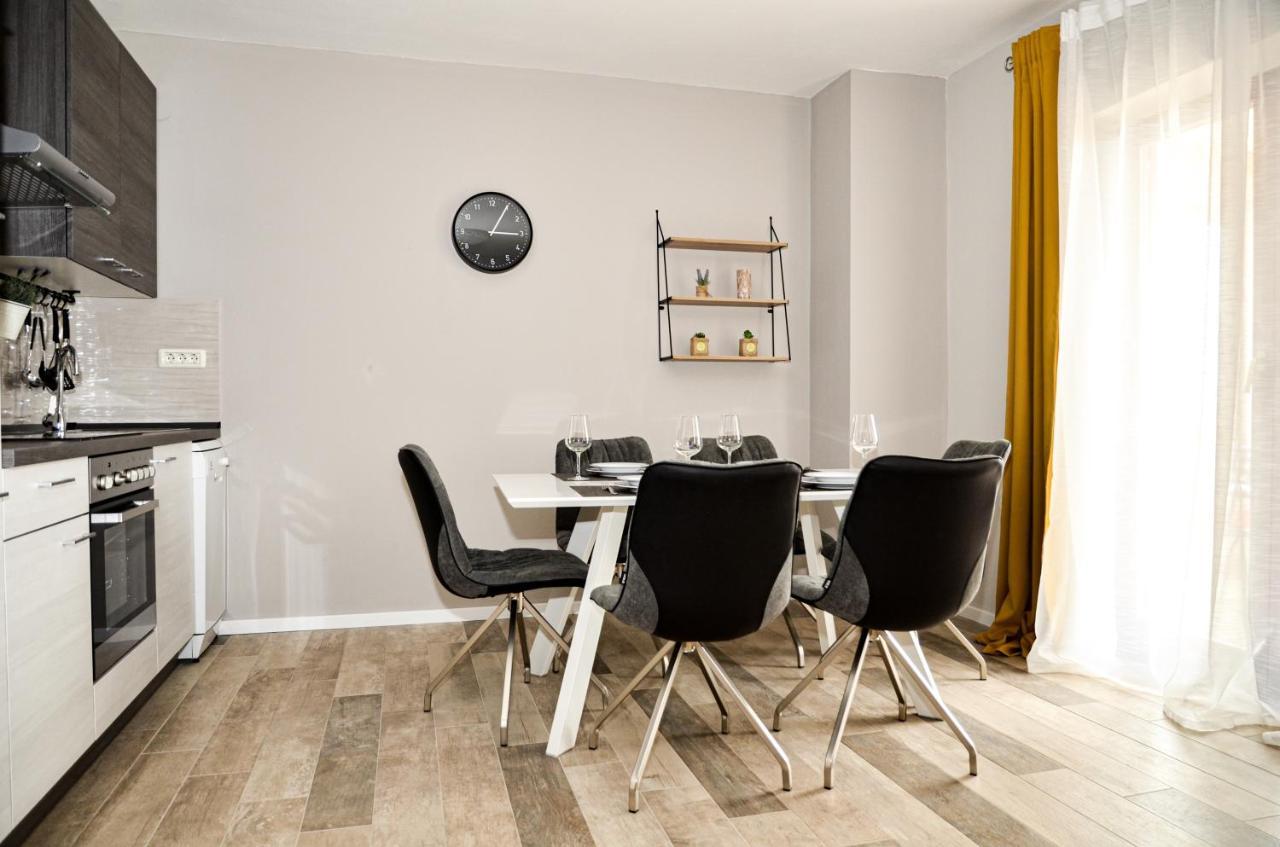 Family Friendly Apartments With A Swimming Pool Povljana, Pag - 244 المظهر الخارجي الصورة