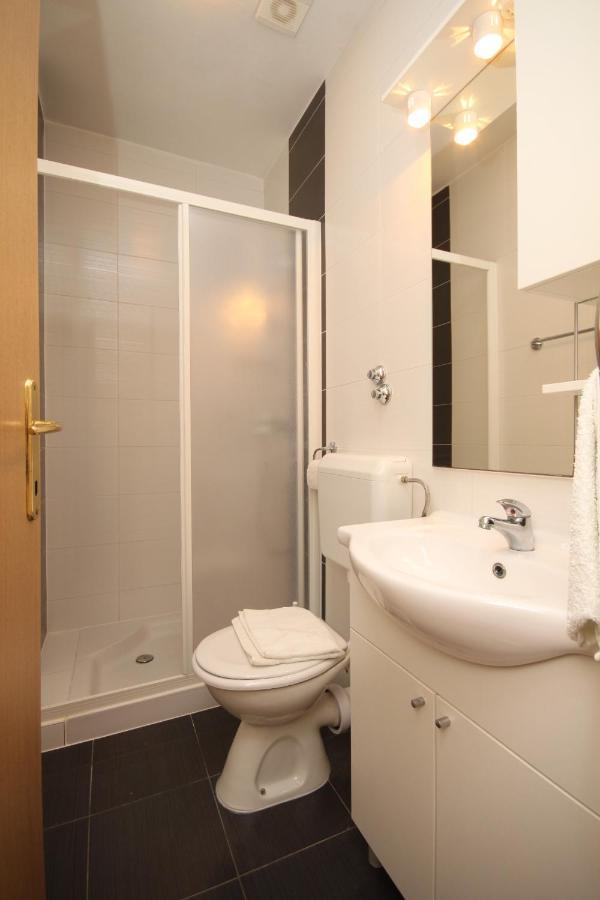 Family Friendly Apartments With A Swimming Pool Povljana, Pag - 244 المظهر الخارجي الصورة