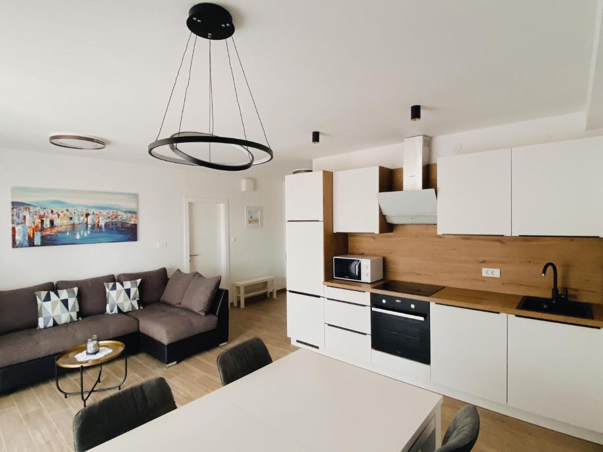 Family Friendly Apartments With A Swimming Pool Povljana, Pag - 244 المظهر الخارجي الصورة
