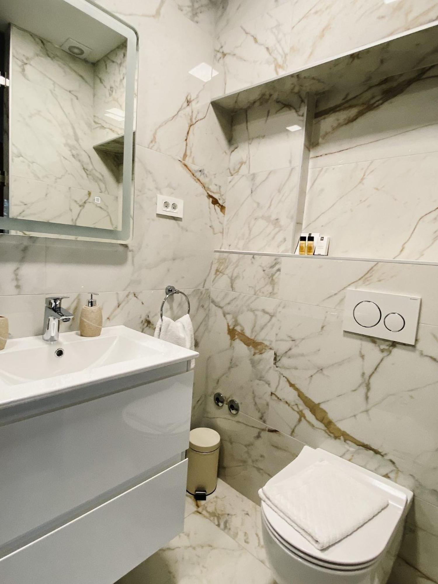 Family Friendly Apartments With A Swimming Pool Povljana, Pag - 244 الغرفة الصورة