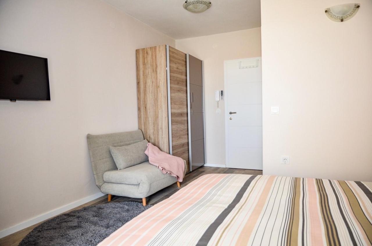 Family Friendly Apartments With A Swimming Pool Povljana, Pag - 244 الغرفة الصورة