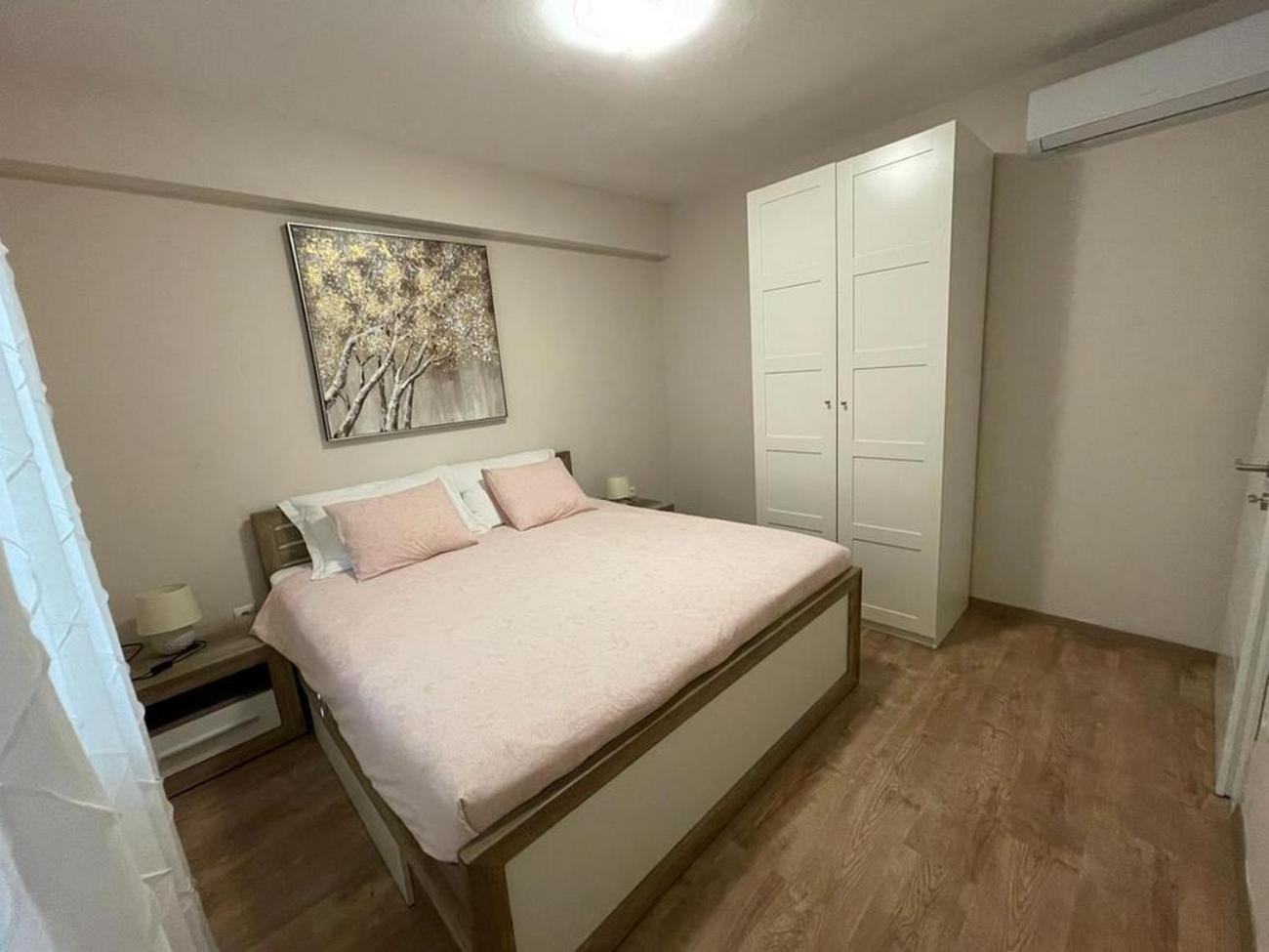 Family Friendly Apartments With A Swimming Pool Povljana, Pag - 244 الغرفة الصورة