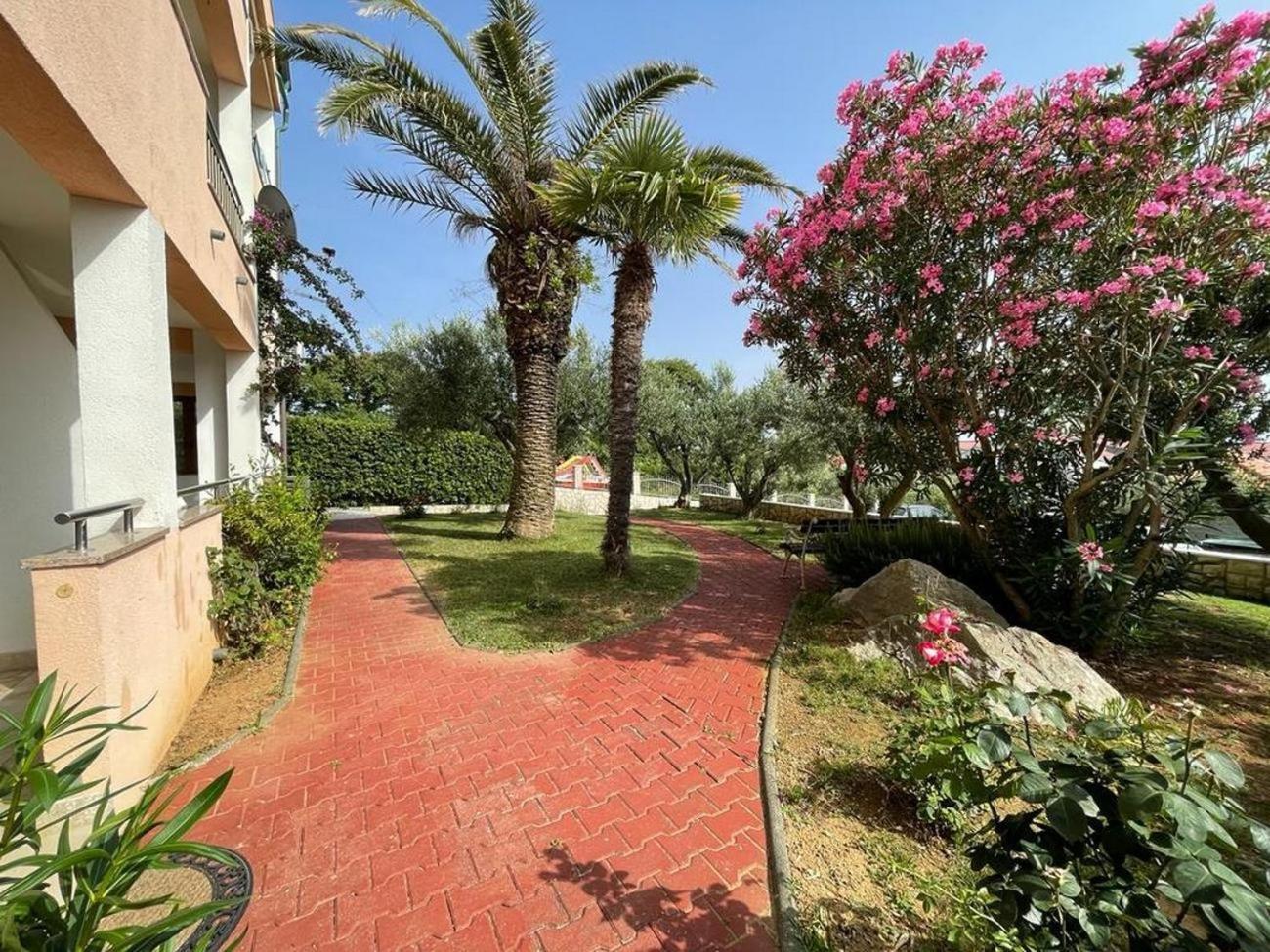 Family Friendly Apartments With A Swimming Pool Povljana, Pag - 244 المظهر الخارجي الصورة